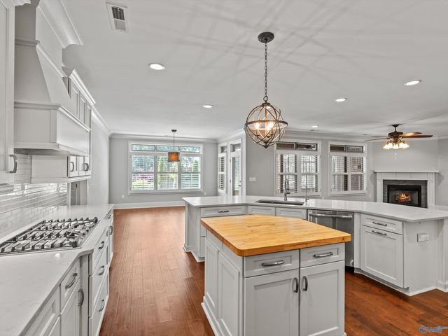 7552 Parktrace Lane SE, Owens Cross Roads, AL 35763