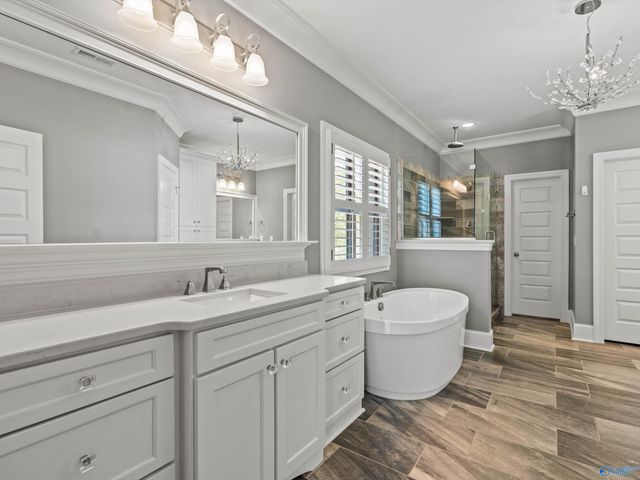 7552 Parktrace Lane SE, Owens Cross Roads, AL 35763