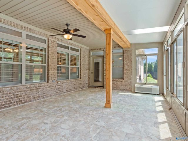 7552 Parktrace Lane SE, Owens Cross Roads, AL 35763