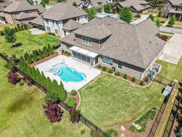 7552 Parktrace Lane SE, Owens Cross Roads, AL 35763
