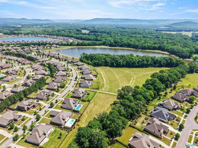 7552 Parktrace Lane SE, Owens Cross Roads, AL 35763
