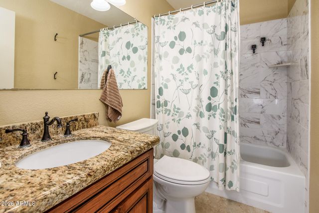 25821 S NEW TOWN Drive, Sun Lakes, AZ 85248