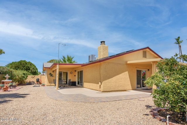 25821 S NEW TOWN Drive, Sun Lakes, AZ 85248