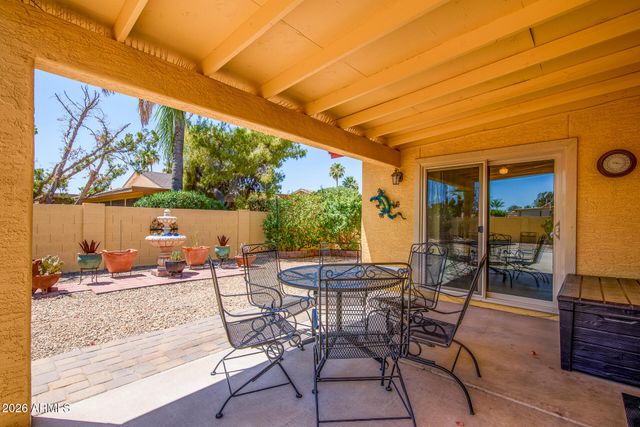 25821 S NEW TOWN Drive, Sun Lakes, AZ 85248