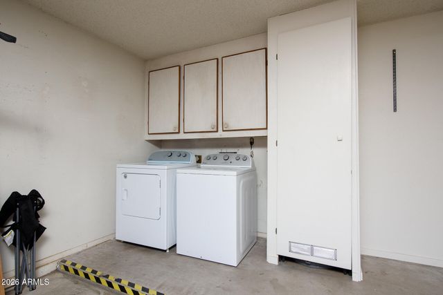 25821 S NEW TOWN Drive, Sun Lakes, AZ 85248