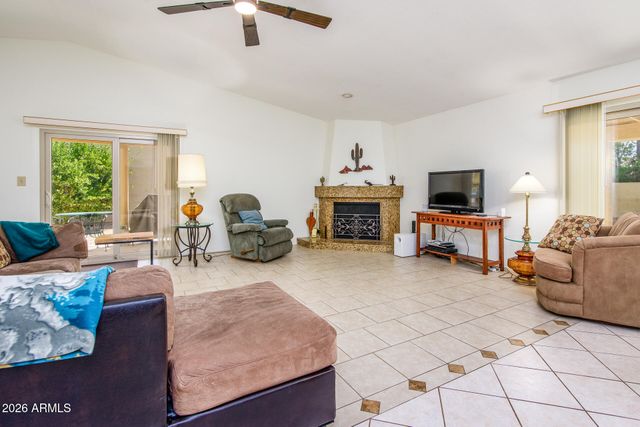 25821 S NEW TOWN Drive, Sun Lakes, AZ 85248