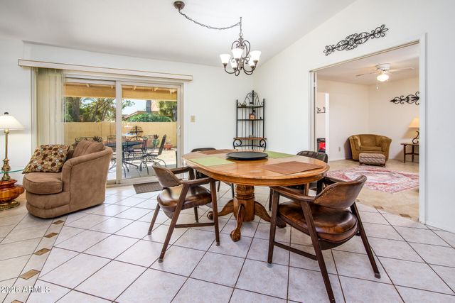 25821 S NEW TOWN Drive, Sun Lakes, AZ 85248