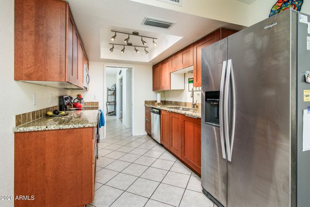 25821 S NEW TOWN Drive, Sun Lakes, AZ 85248