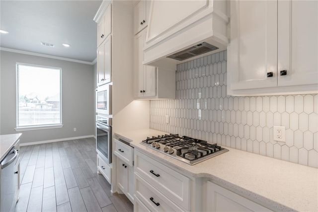 19108 Grove Parkway, Edmond, OK 73012