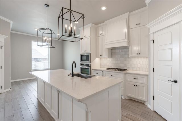 19108 Grove Parkway, Edmond, OK 73012