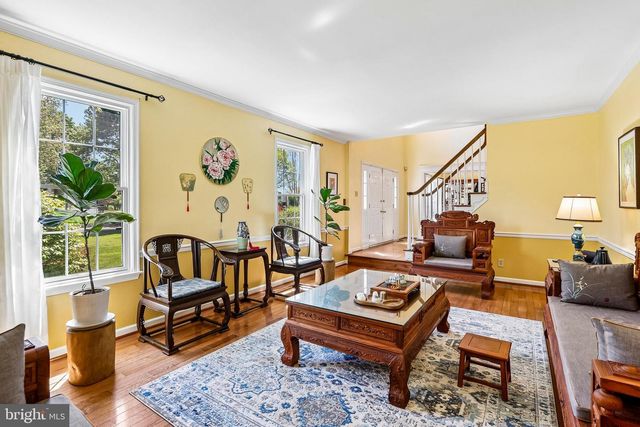 4 MONROE DR, Princeton Junction, NJ 08550