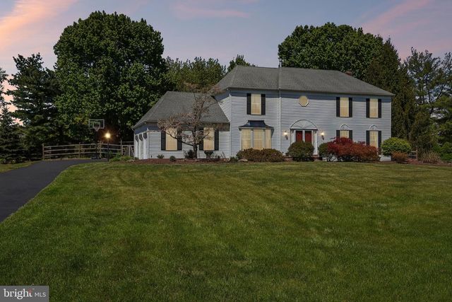 4 MONROE DR, Princeton Junction, NJ 08550