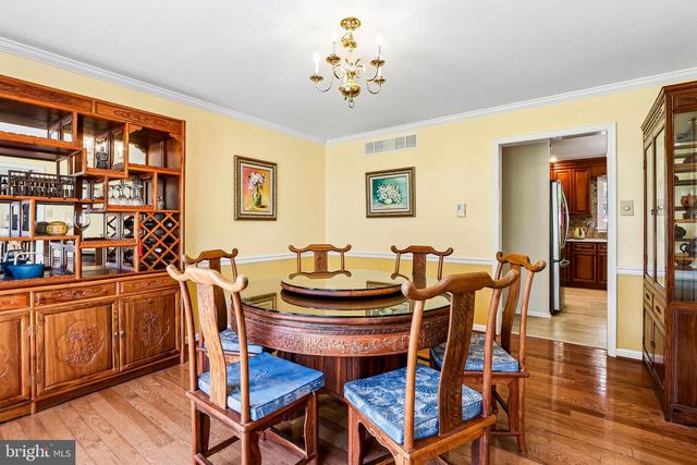 4 MONROE DR, Princeton Junction, NJ 08550