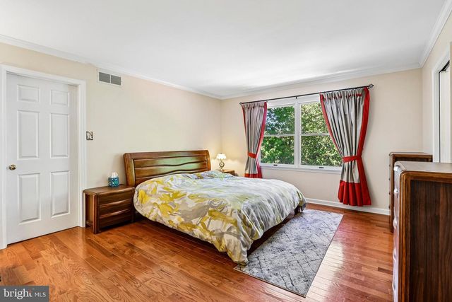 4 MONROE DR, Princeton Junction, NJ 08550