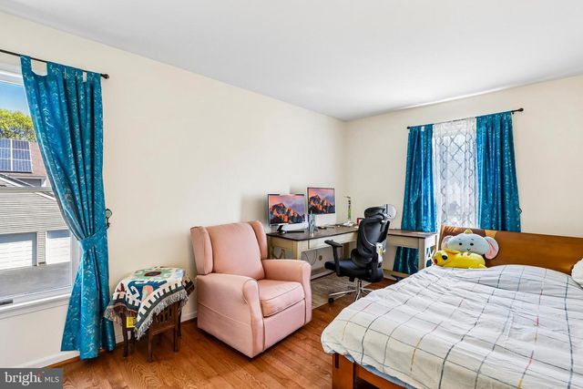 4 MONROE DR, Princeton Junction, NJ 08550