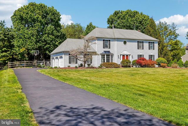4 MONROE DR, Princeton Junction, NJ 08550