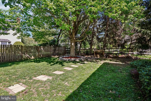 4 MONROE DR, Princeton Junction, NJ 08550