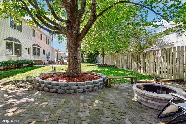 4 MONROE DR, Princeton Junction, NJ 08550