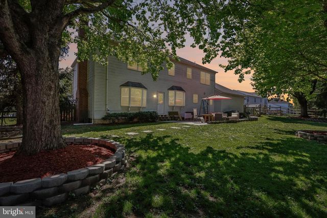 4 MONROE DR, Princeton Junction, NJ 08550