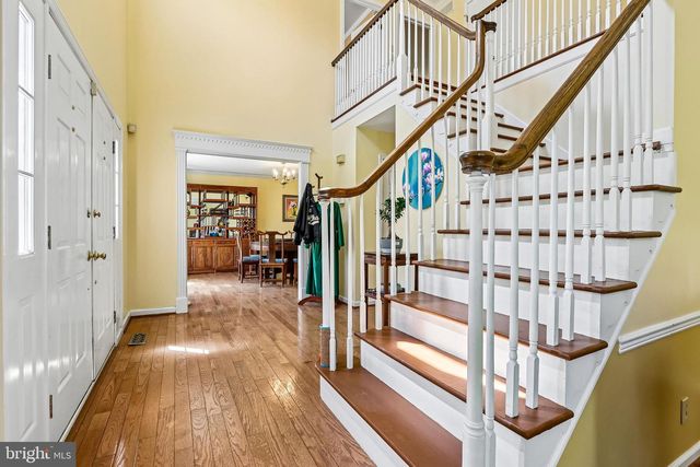 4 MONROE DR, Princeton Junction, NJ 08550