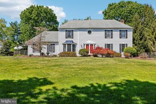 4 MONROE DR, Princeton Junction, NJ 08550