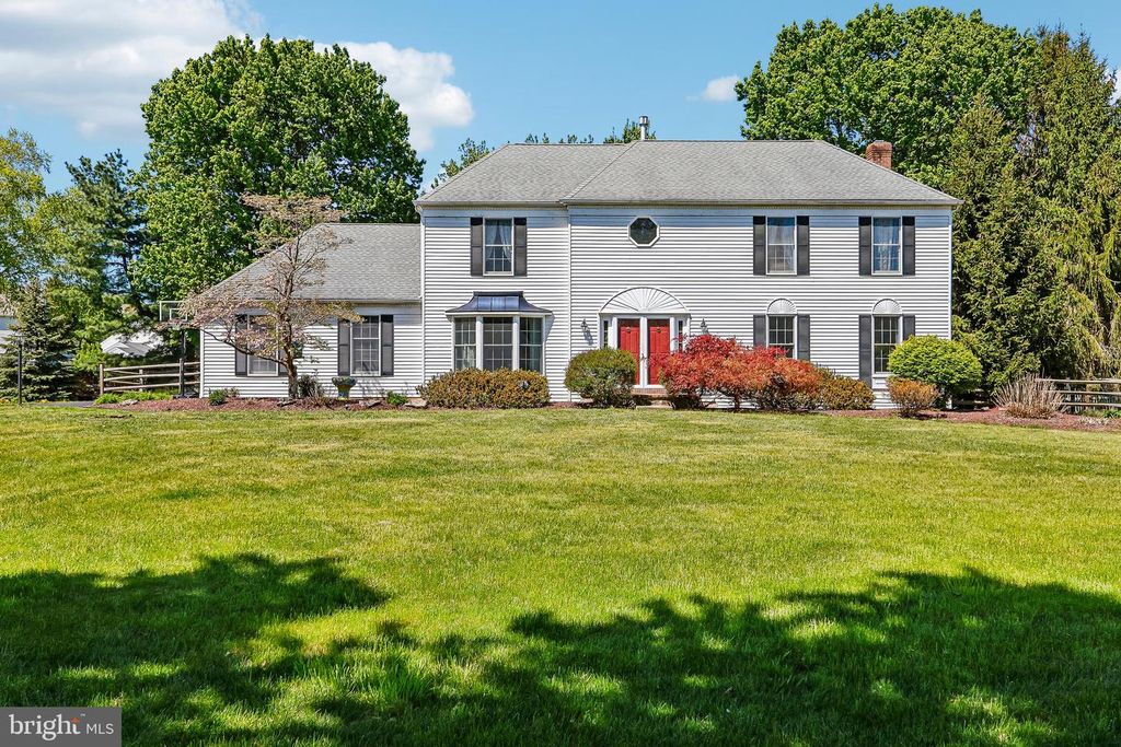 4 MONROE DR, Princeton Junction, NJ 08550