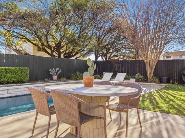 1902 Metairie CIR, Austin, TX 78727