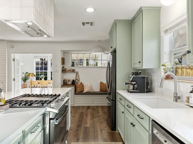 1902 Metairie CIR, Austin, TX 78727