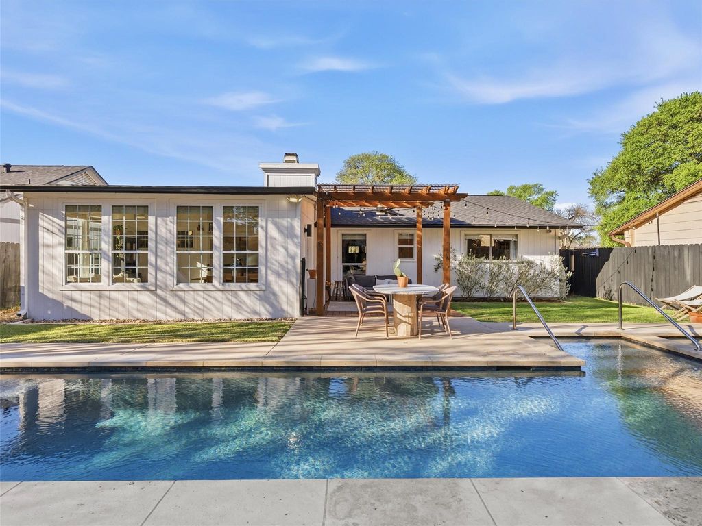 1902 Metairie CIR, Austin, TX 78727