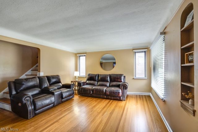 6710 Ackley Road, Parma, OH 44129