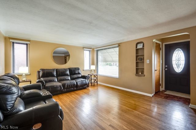 6710 Ackley Road, Parma, OH 44129