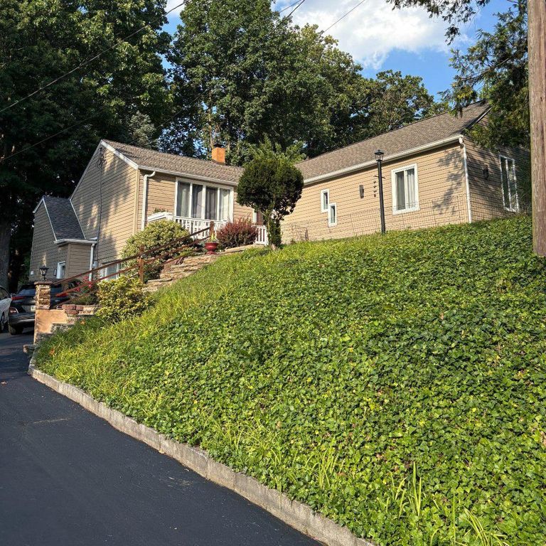 3113 GREEN VALLEY RD, Newtown Square, PA 19073