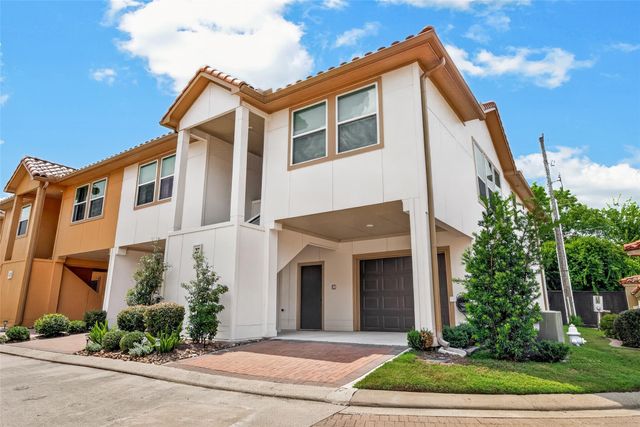 27 W Oaks Drive, Houston, TX 77058