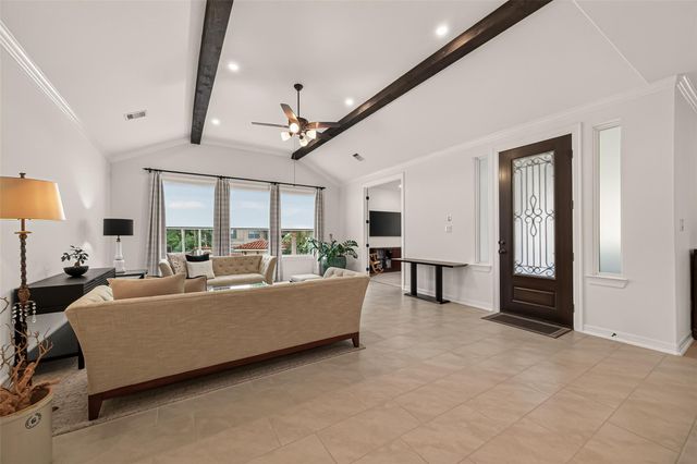 27 W Oaks Drive, Houston, TX 77058