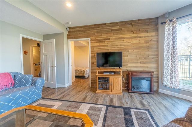 148 Lake Viking Terrace, Gallatin, MO 64640