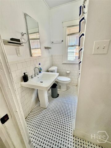 921 W 46 Street, Savannah, GA 31415