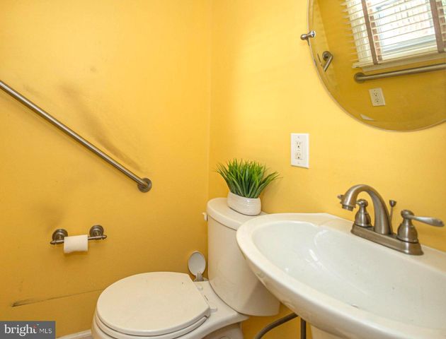 978 CORONET RD, Warminster, PA 18974