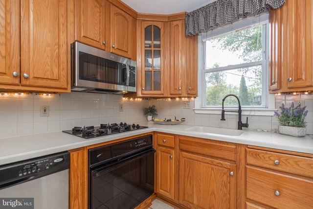 978 CORONET RD, Warminster, PA 18974