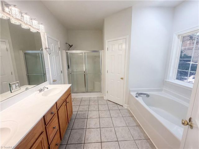 6120 Tennyson Drive, Kernersville, NC 27284