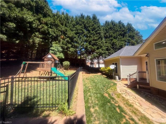6120 Tennyson Drive, Kernersville, NC 27284