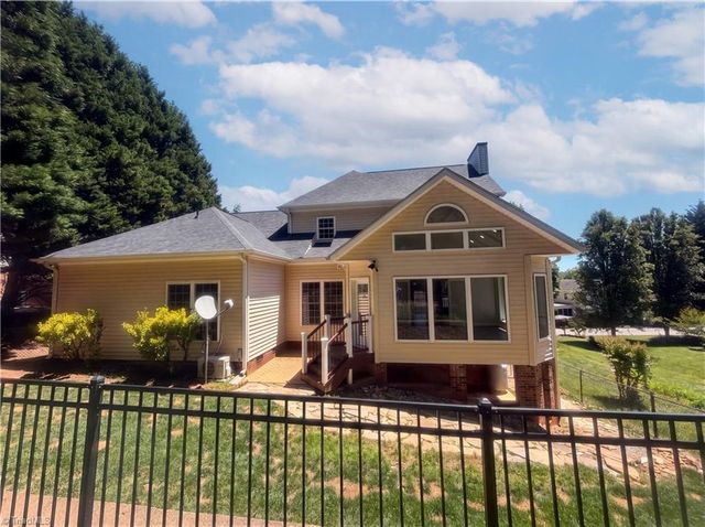 6120 Tennyson Drive, Kernersville, NC 27284