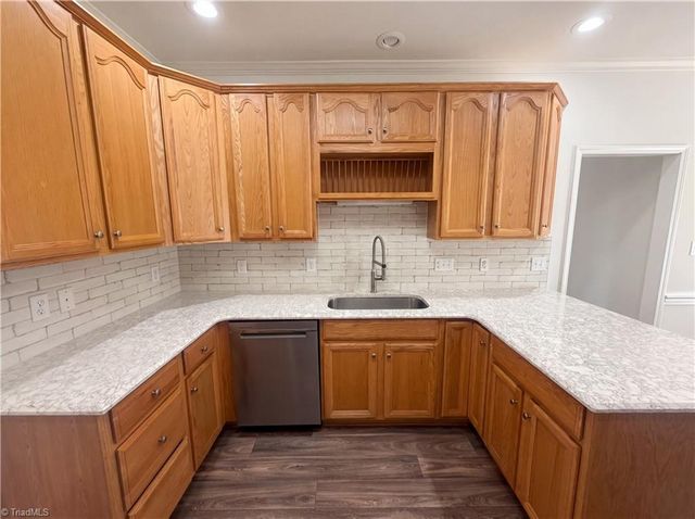 6120 Tennyson Drive, Kernersville, NC 27284