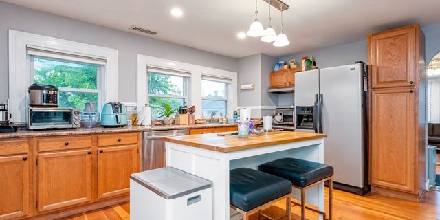 375 E Merrimack St 2, Lowell, MA 01852