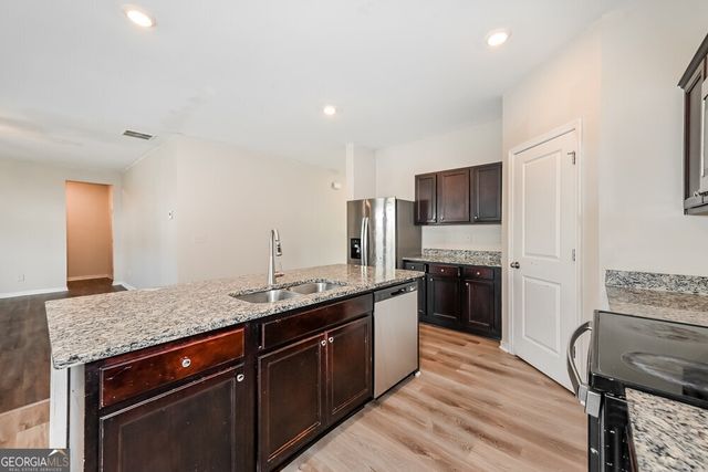 3775 Newbury Place Drive, Loganville, GA 30052