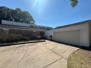6207 Rollingbrook Drive, Houston, TX 77096