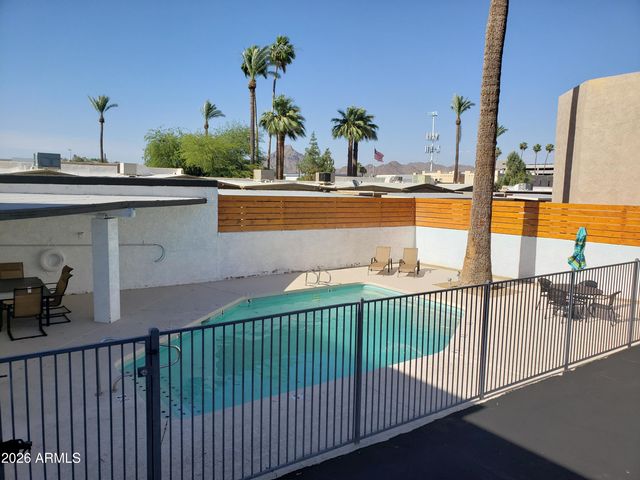 1330 E HIGHLAND Avenue 6A, Phoenix, AZ 85014