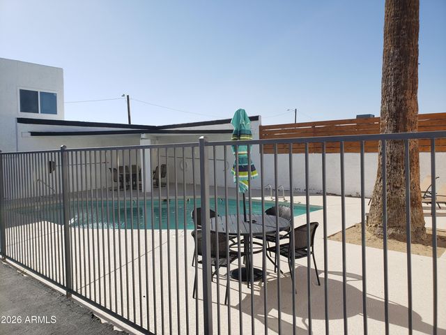 1330 E HIGHLAND Avenue 6A, Phoenix, AZ 85014