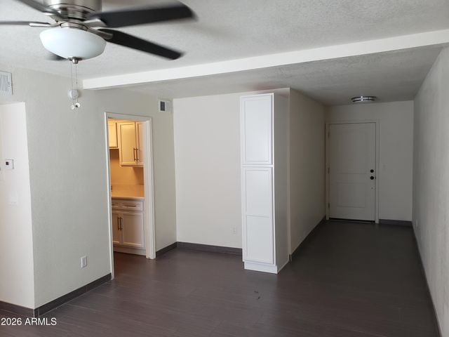 1330 E HIGHLAND Avenue 6A, Phoenix, AZ 85014