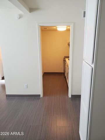 1330 E HIGHLAND Avenue 6A, Phoenix, AZ 85014