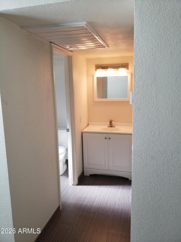 1330 E HIGHLAND Avenue 6A, Phoenix, AZ 85014